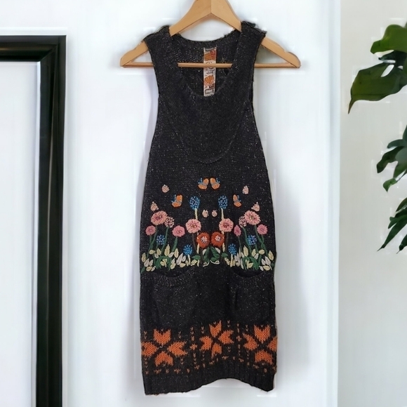 Desigual Black Wool Blend Knit Sleeveless Mini Dress. Embroidered - Size Medium - Picture 4 of 9